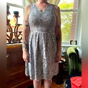 Liza Luxe sz M gray lace sleeveless knee length shift dress